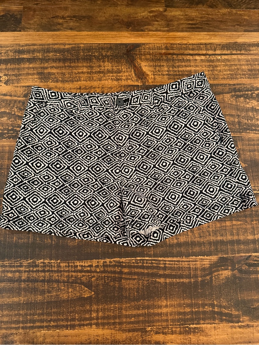 bcg Black & White Geometric High-Waist Shorts